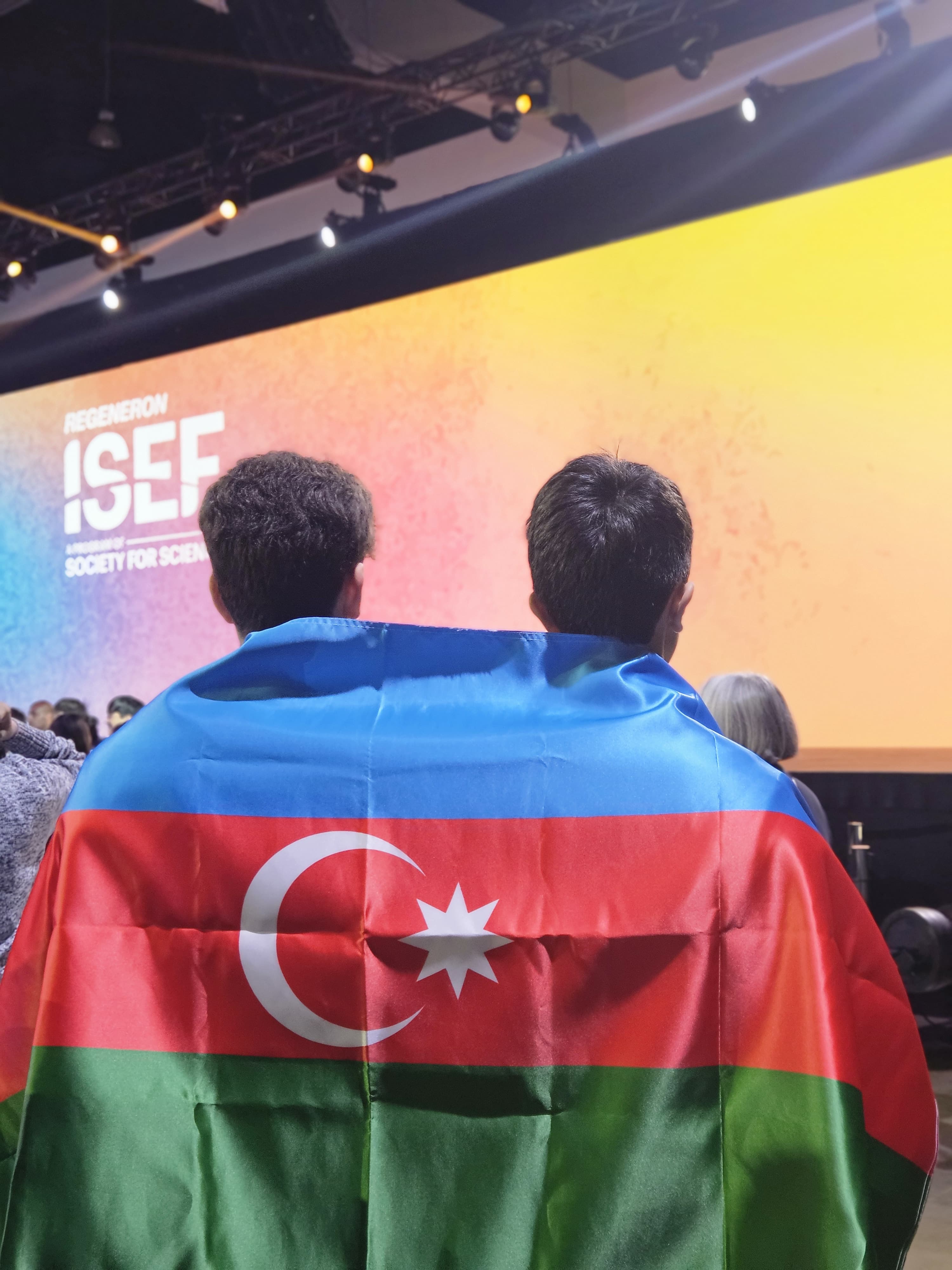 Şagirdlərimiz ilk dəfə ABŞ-də keçirilən beynəlxalq yarışda medal qazanıblar